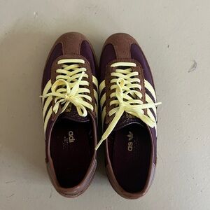 Adidas womens 7.5